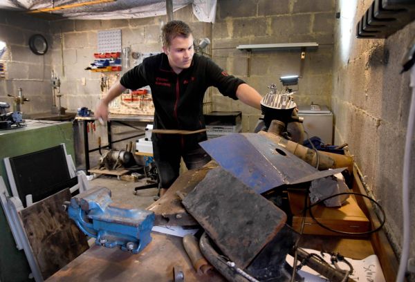 Autoschrauber Werkstatt Metall