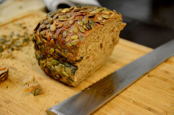 Brot und Whisky Verkostung Cafe Kult Brot Anschnitt