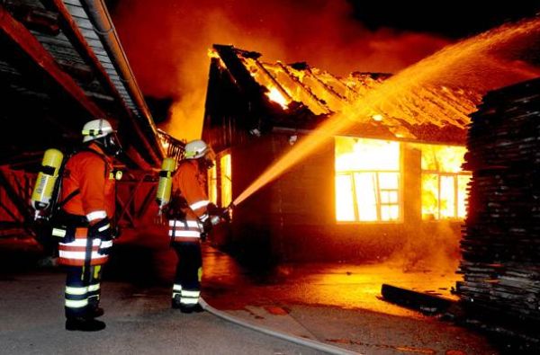 Großbrand in der Schreinerei Schmid Ofterdingen